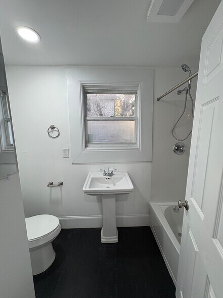 Building Photo - 230 E 10th St