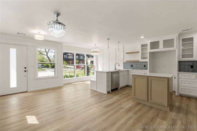 Building Photo - 103 N Atlanta St