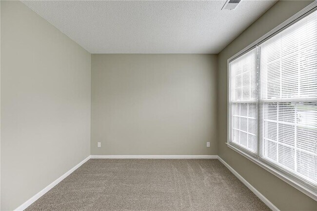 Building Photo - 305 Leatherman Ct