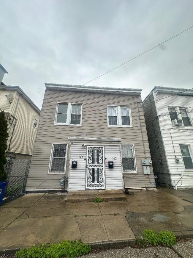 Primary Photo - 112 Yale Ave