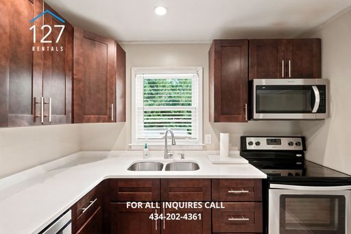 Building Photo - Spacious 4-Bedroom Single Family home with Large Backyard & Ample Storage