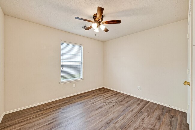 Building Photo - 19119 Yaupon Ranch Dr