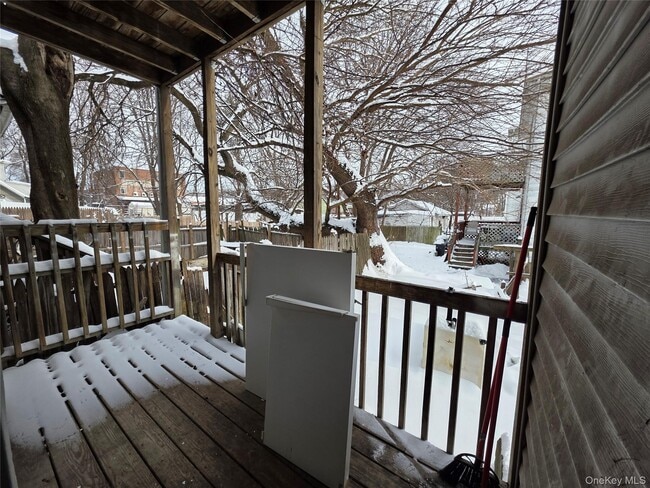 Building Photo - 190 Winnikee Ave