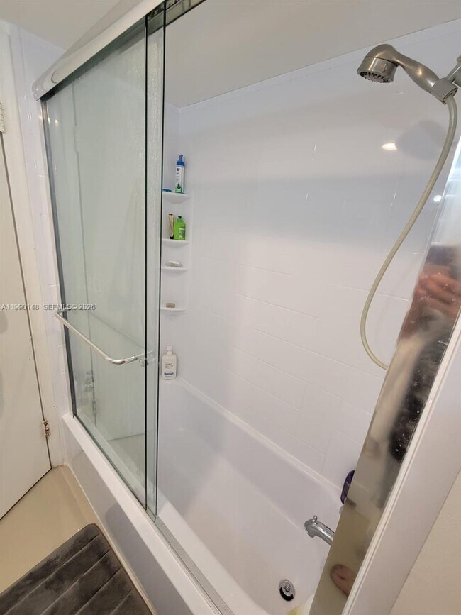 Building Photo - 1825 S Ocean Dr