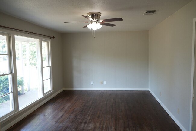 Building Photo - 3008 47th St