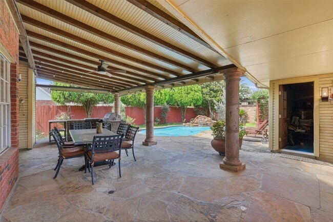 Building Photo - 2114 Gentryside Dr