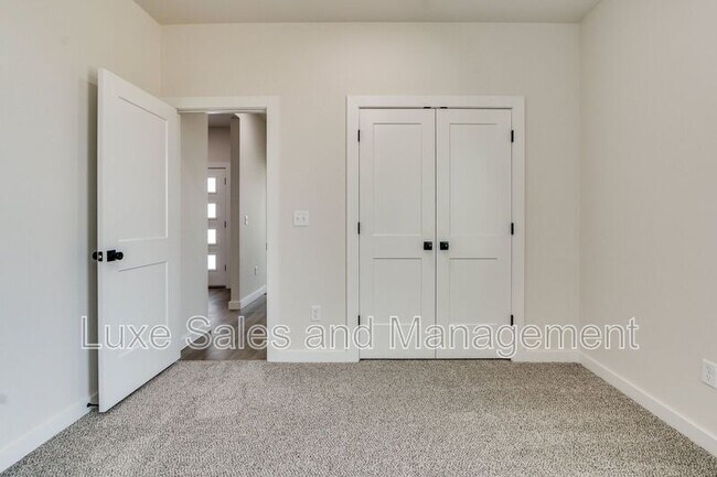 Building Photo - 8329 NW 163rd Ter