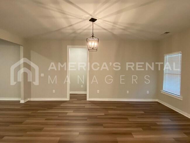 Building Photo - MOVE IN SPECIAL!! Home for Rent in Jasper, AL!!! AVAILABLE NOW!! Sign a 13 Month Lease by 7/15/26...