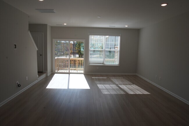 Building Photo - 2709 Hunter Woods Dr