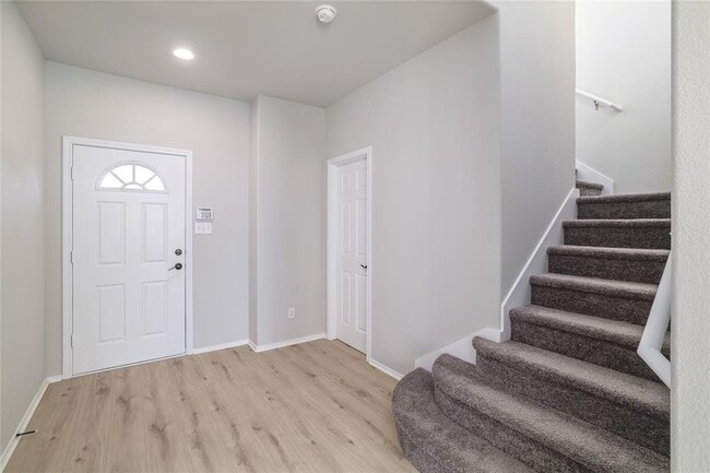 Building Photo - 315 Settlers Home Dr