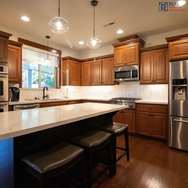 Building Photo - 4 Bedroom House in Puyallup! (Virtual Tour Available)