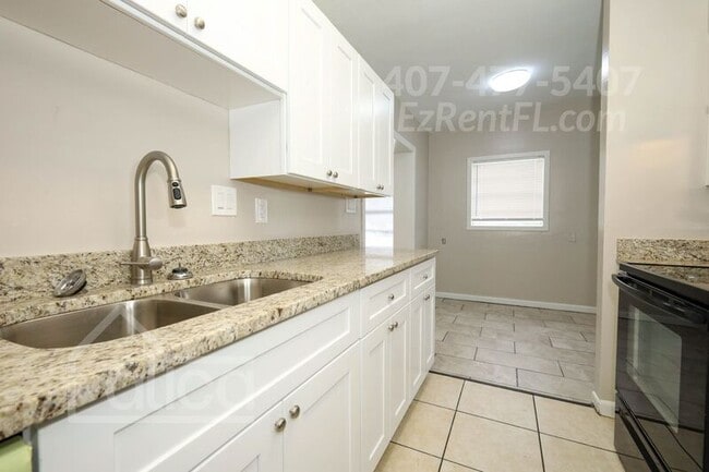 Building Photo - 5604 Cortez Dr