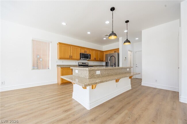 Building Photo - 212 Fairway Woods Dr