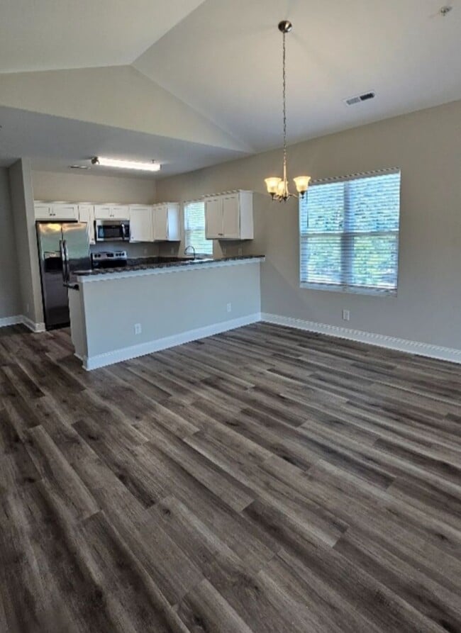 Building Photo - Beautiful 3BR/2BA Condo with Scenic Pond V...