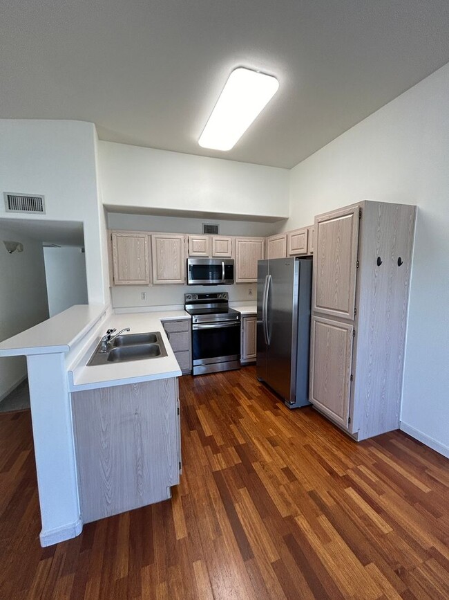 Building Photo - 2-bedroom Condo in Peaceful Broomfield Com...