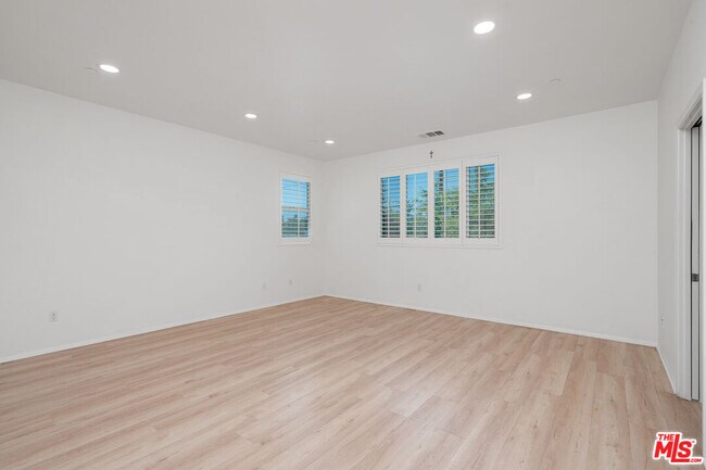 Building Photo - 17053 Cantlay St
