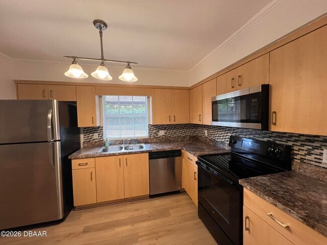 Building Photo - 4518 Alder Dr