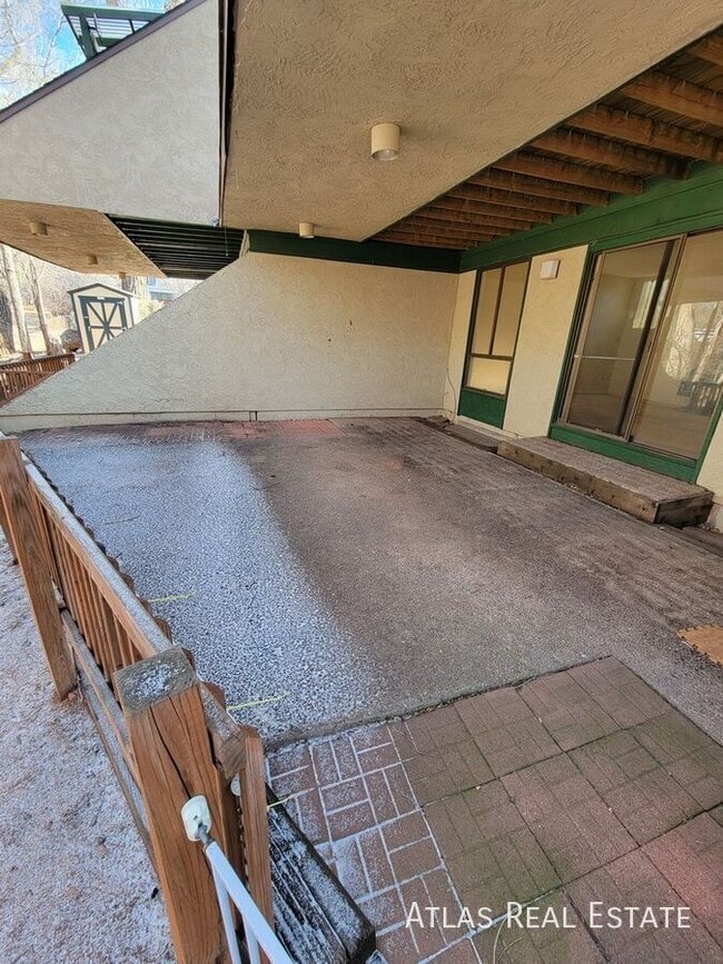 Building Photo - 406 Columbia Rd