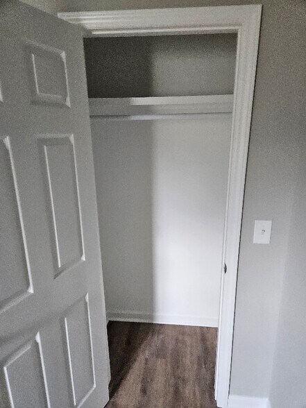 Building Photo - 2420 Elmwood Ave