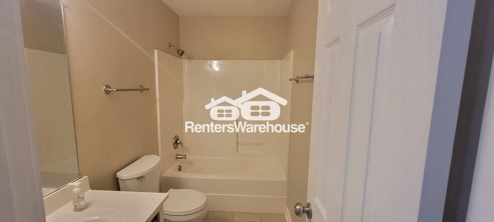 Building Photo - 4745 King Saul Dr