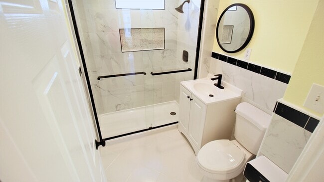 Building Photo - 94 Lovell St