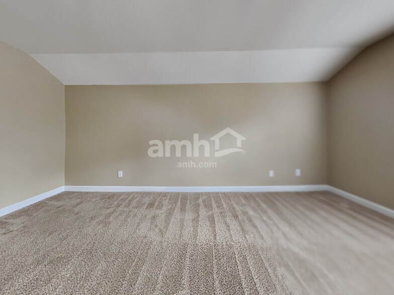 Building Photo - 222 Garden Grove Dr