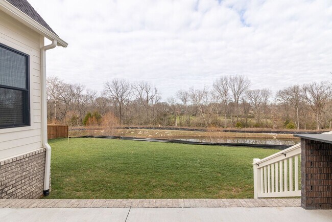 Building Photo - Like New 4 Bedroom Luxury Home in Franklin TN