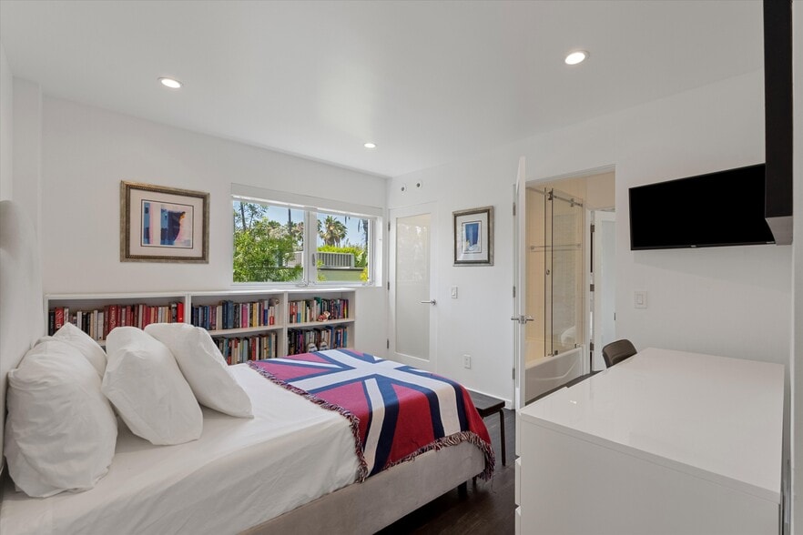Building Photo - 483 Carroll Canal Ct