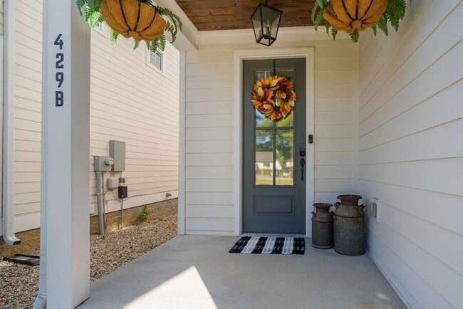 Building Photo - 429 Westboro Dr