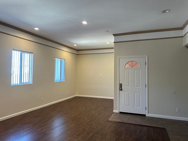 Building Photo - 14352 Tiara St