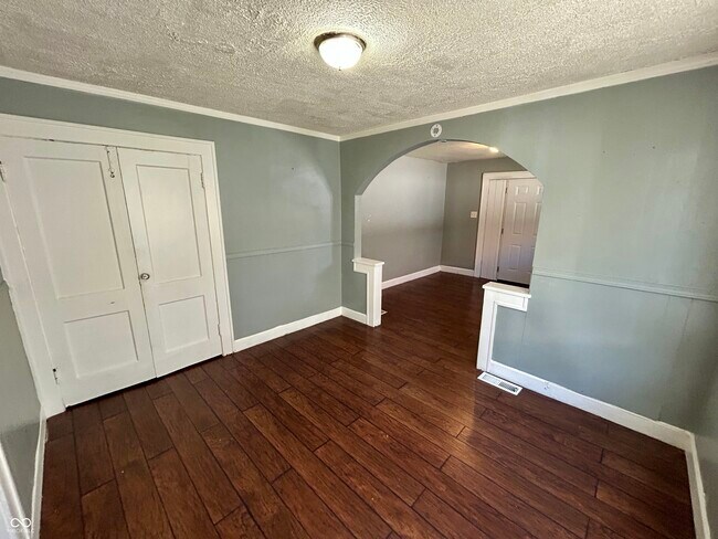 Building Photo - 2911 E Brookside Ave