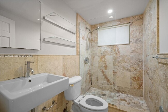 Building Photo - 731 6th St