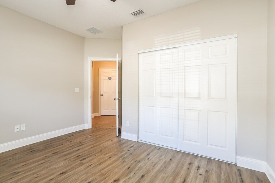 Building Photo - 1507 Julia St