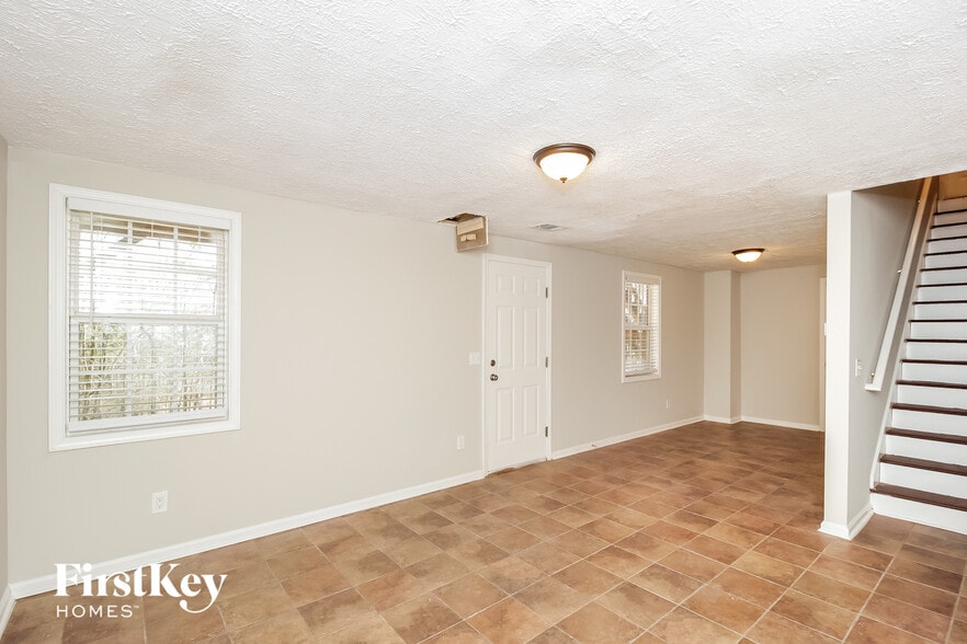 Building Photo - 14 Windcliff Ct SW