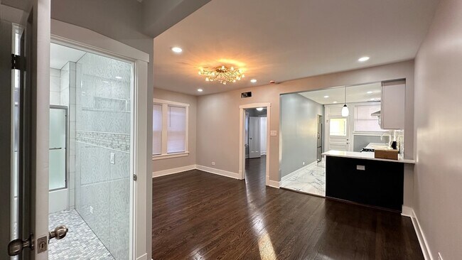 Building Photo - 5224 N Bernard St