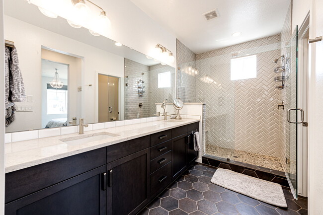 Building Photo - 8881 Southurst St