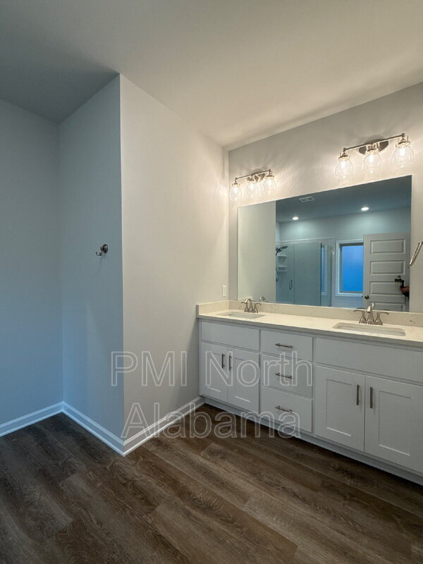 Building Photo - 102 Ranna Dr