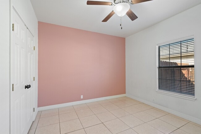 Building Photo - 206 Saddle Blanket