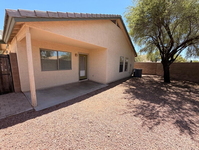 Building Photo - 602 N 166th Ln