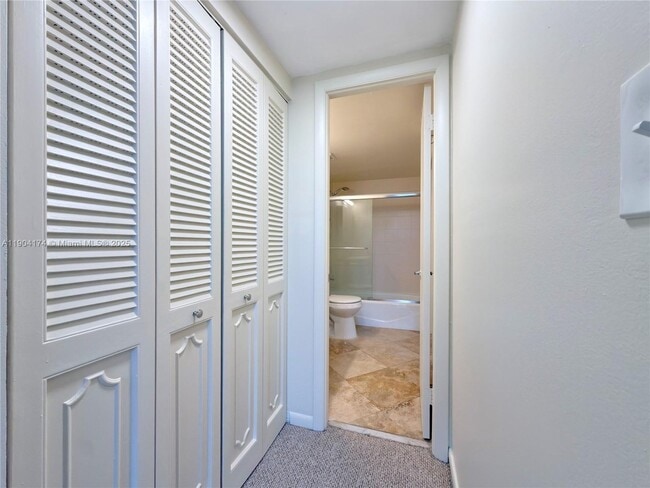 Building Photo - 1470 NE 123rd St