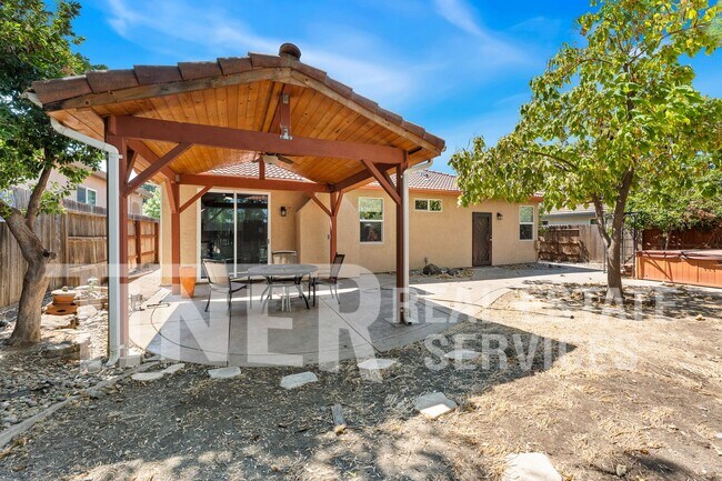 Building Photo - 516 Costa Ln