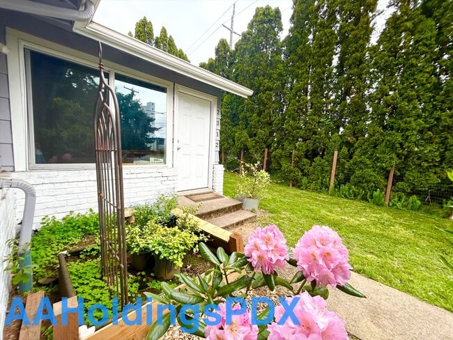 Building Photo - 2312 NE Lombard St