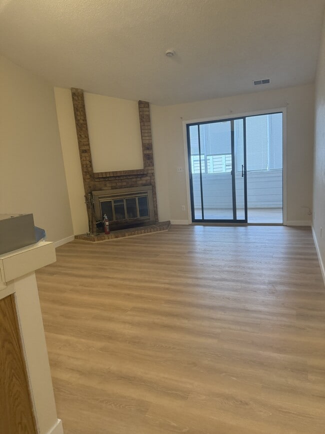 Building Photo - 8376 S Upham Way
