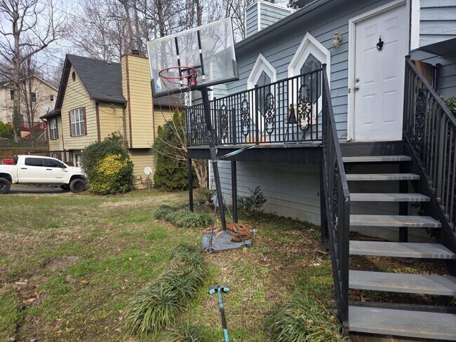 Building Photo - 5625 Princeton Oaks Dr