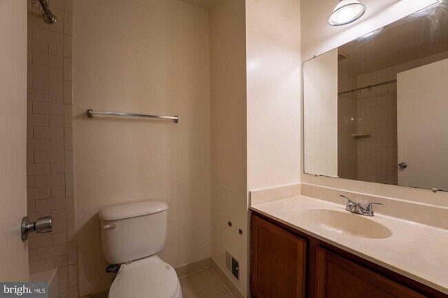 Building Photo - 18246 Fox Chase Cir