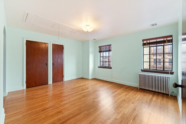 Building Photo - 2314 Palisade Ave
