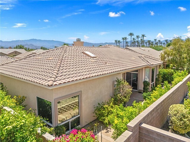 Building Photo - 78652 Alliance Way