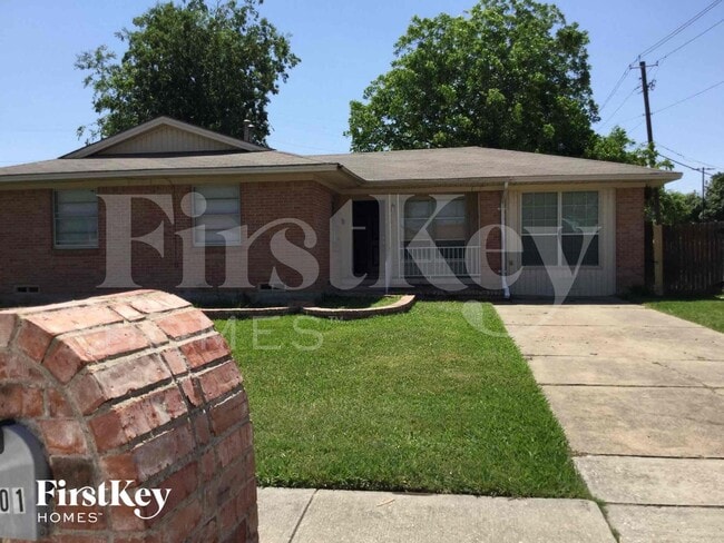 Building Photo - 3101 Marydale Rd