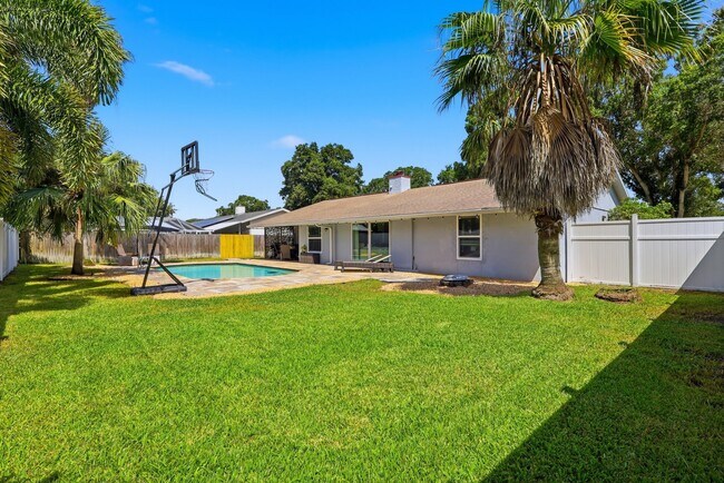 Building Photo - 1638 Spottswood Cir