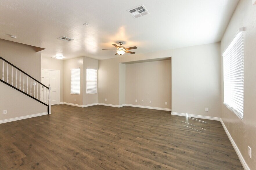 Building Photo - 7113 Mercurio Ave